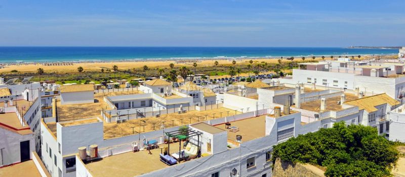 Foto f37bdc4f-f122-4f09-984d-df82bac0d4b5. Ático  en venta en Conil Conil de la Frontera