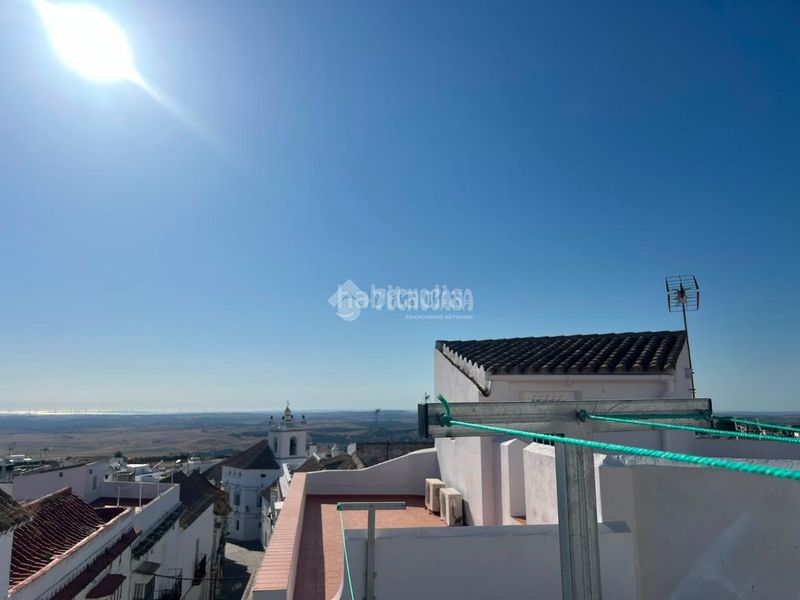 Foto f9303500-061c-4d21-8d04-4624d00e480e. Casa aparellada amb calefacció a Medina Sidonia