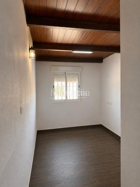 Foto 3879e100-3ef0-4e49-9fce-c369fdd0b7ff. Casa amb aparcament a Medina Sidonia