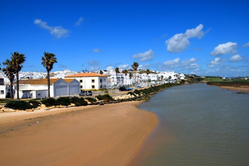Foto 128bf6f8-5c67-45c6-9d4b-3b2ae371f59c. Àtic amb calefacció a Conil Conil de la Frontera