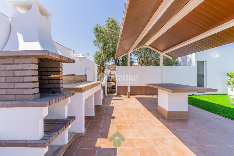 Foto 41dbe55d-dd7d-4d01-994c-e56b2e15cf2d. Masia a Barrio Nuevo Conil de la Frontera