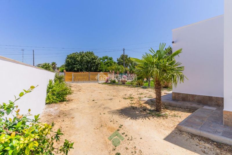 Foto 9d921289-6176-4912-bc93-7436e9edf9ed. Masia a Barrio Nuevo Conil de la Frontera