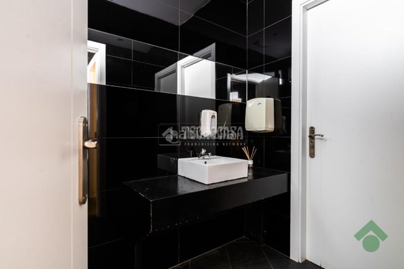 Foto ef63b69d-3b4f-4c71-ae52-04c001984c88. Local comercial a Conil Conil de la Frontera