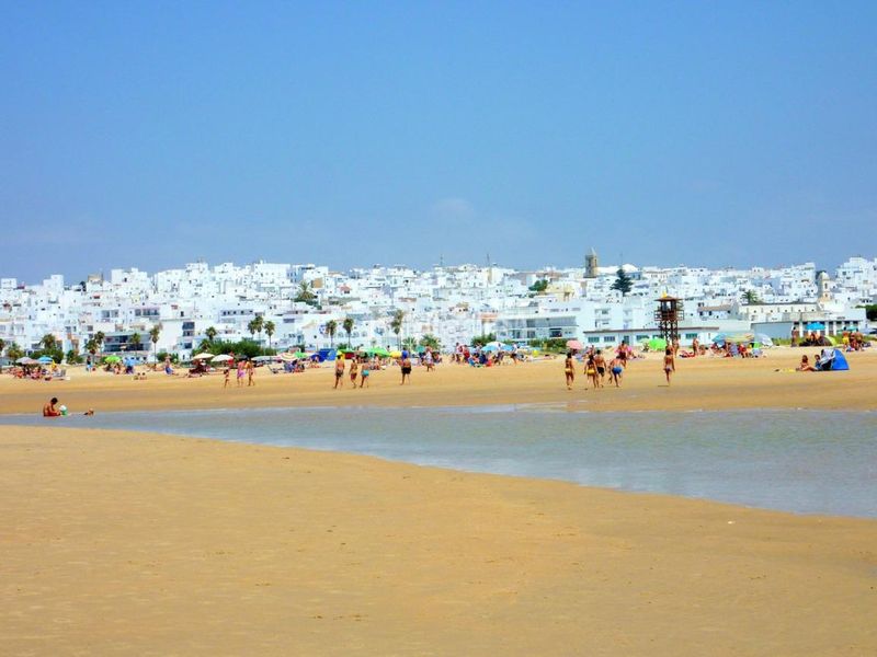 Foto c7173901-5e0f-4e89-9dce-d554621efbe8. Rent flat in Conil Conil de la Frontera