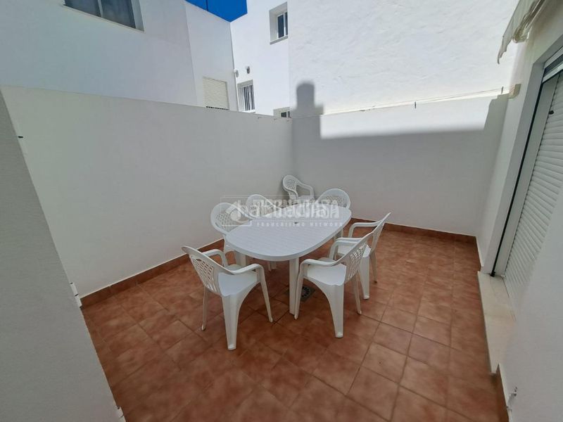 Foto f60f03bc-7a40-4fad-9b3e-271021edbc5a. Rent flat in Conil Conil de la Frontera