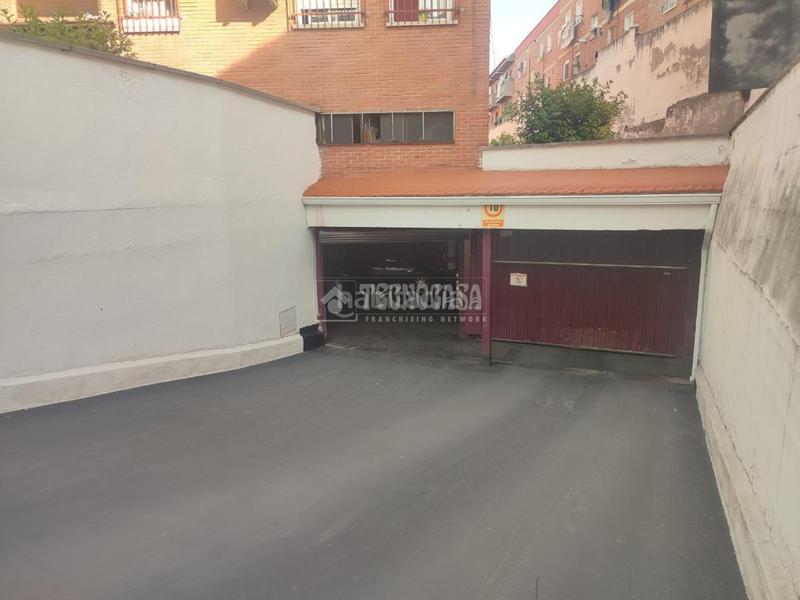 Foto 5d491baf-4739-403d-86f8-f80544097610. Parking coche boxplaza de garaje en venta en Portazgo Madrid