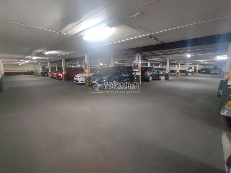 Foto 62b4f97b-7612-4d63-8874-0efd2d74f690. Parking coche boxplaza de garaje en venta en Portazgo Madrid