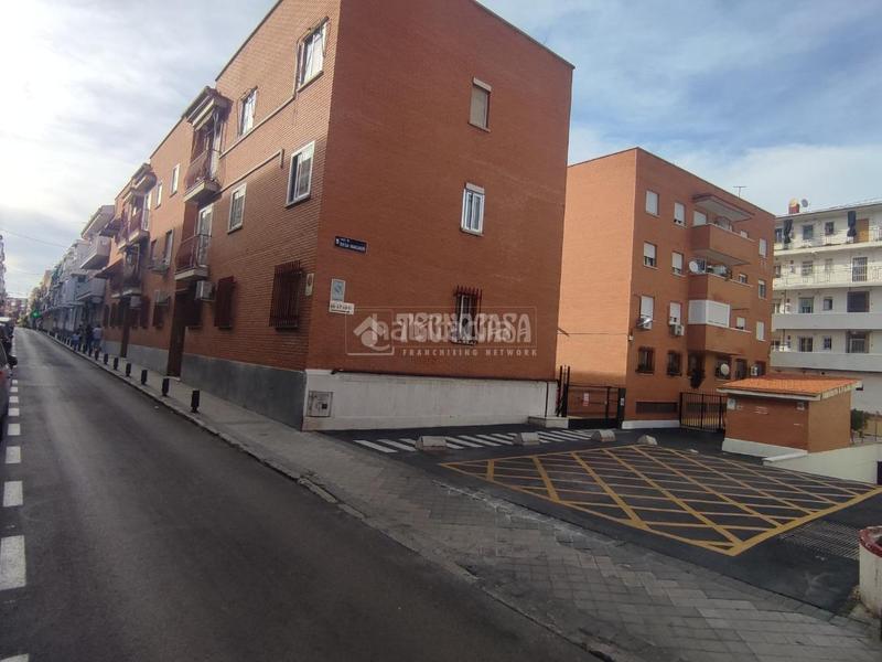 Foto 793b2189-0a54-4c21-8ed3-45a412598ef1. Parking coche boxplaza de garaje en venta en Portazgo Madrid