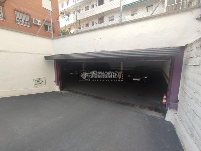 Foto 8abfc930-e4bd-4035-b5e7-117f85003a4c. Parking coche boxplaza de garaje en venta en Portazgo Madrid