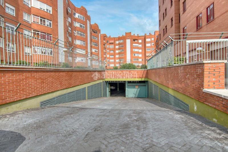 Foto 07516d0a-4f07-467a-95bf-af998b2d6ec2. Car parking in La Victoria - Puente Jardín Valladolid