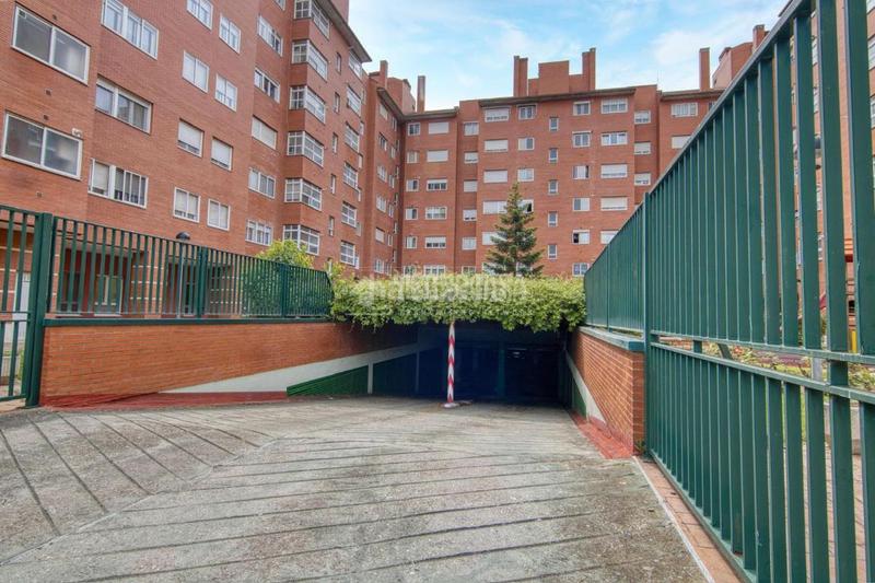 Foto 4f72a6df-3743-47dc-a041-b8c20c7b6dce. Car parking in La Victoria - Puente Jardín Valladolid