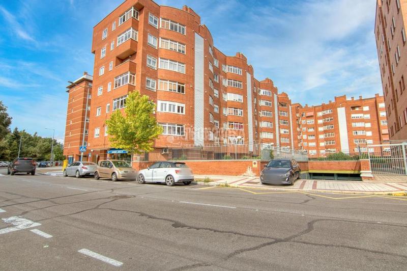 Foto cb99d669-a662-4896-8b6d-24f10ab36eb7. Car parking in La Victoria - Puente Jardín Valladolid