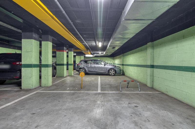 Foto d1af5dc8-376f-4366-a6ce-167925ead9e4. Car parking in La Victoria - Puente Jardín Valladolid