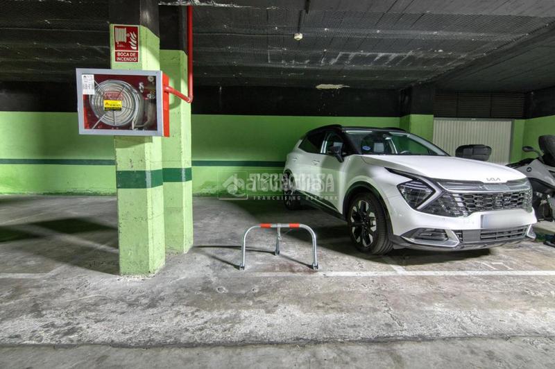 Foto d8780673-bbc0-4814-8426-4c6799ae0b6e. Car parking in La Victoria - Puente Jardín Valladolid