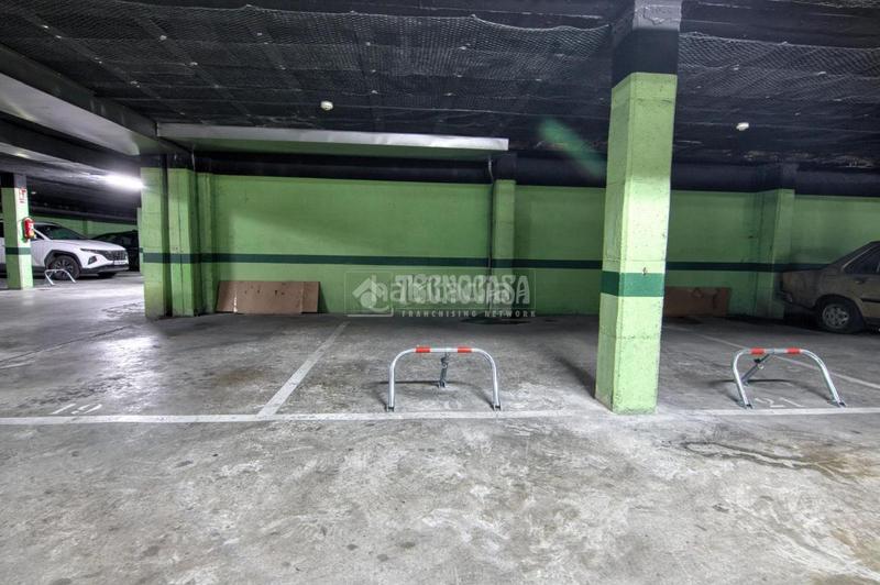 Foto e14d62ba-592a-4040-880a-db78ddf1b9ed. Car parking in La Victoria - Puente Jardín Valladolid