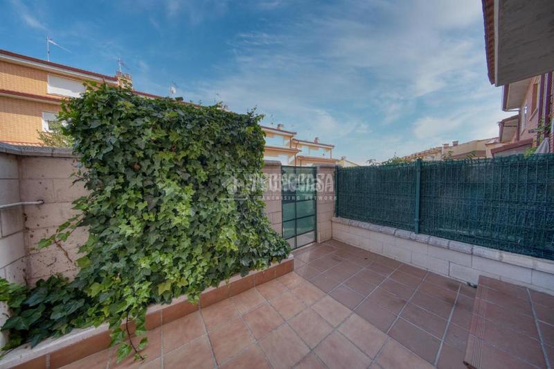 Foto 42f56e8c-5c19-473e-a725-f11769e53fed. Towny house with heating parking in Cigales