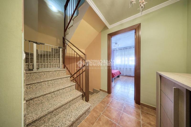 Foto 71008ec0-1fc3-42ef-b97a-e5c452b60e48. Towny house with heating parking in Cigales