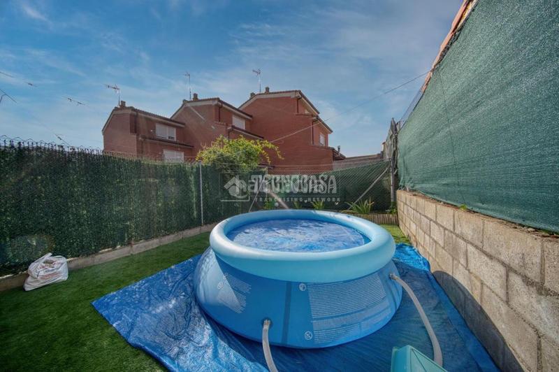 Foto 8f4850e8-7b3b-4232-abaa-68965bbb6f7a. Towny house with heating parking in Cigales