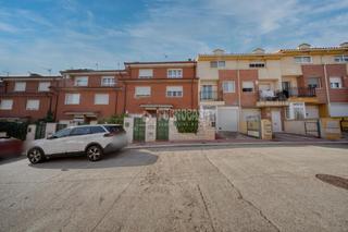 Doppelhaus in Cigales. Casa en venta en cigales