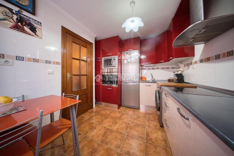 Foto 961b01a8-f645-4dea-86f3-98eddf313b05. Towny house with heating parking in Cigales