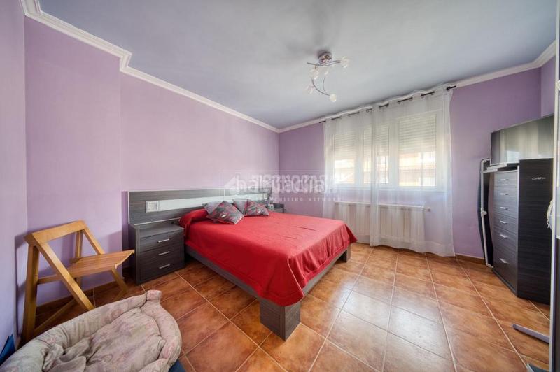 Foto a2f89545-b4e6-47fa-942b-a081b9792942. Towny house with heating parking in Cigales