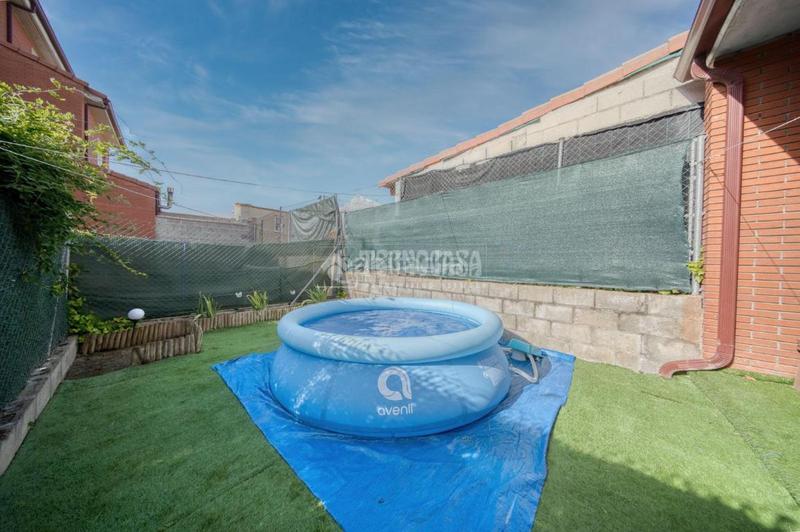 Foto bba70c8e-b6ef-45af-a25b-9b759593602b. Towny house with heating parking in Cigales