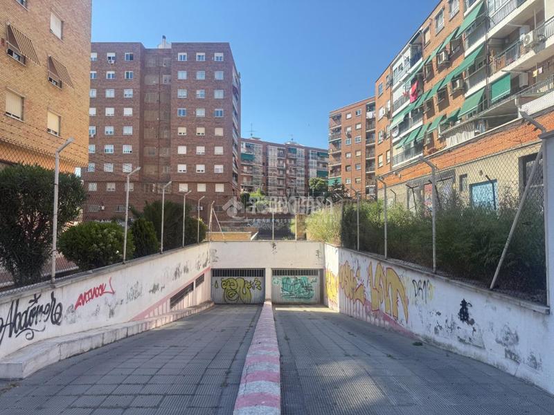 Foto 588b9380-4a31-4363-81d0-bd103791bbd7. Parking coche boxplaza de garaje en venta en San Isidro Madrid