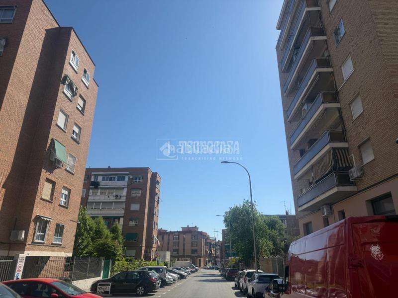 Foto 8ede5e6a-bbf0-4d6a-b51b-78ae37775cc7. Parking coche boxplaza de garaje en venta en San Isidro Madrid