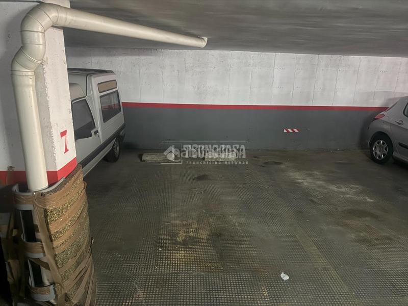 Foto d152ceb7-df6f-4f27-9c7a-6643b3d9b852. Parking coche boxplaza de garaje en venta en San Isidro Madrid