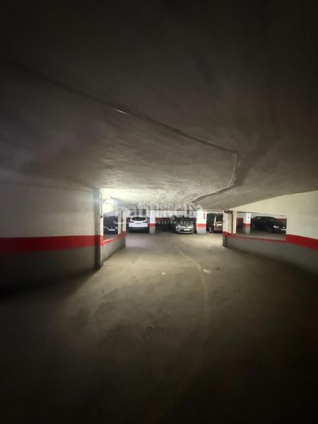 Foto 8a6356d8-ae68-494b-8789-935572d7557e. Aparcament cotxe a San Isidro Madrid