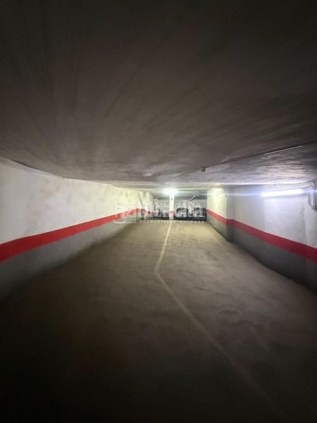 Foto c6e90494-7a92-4934-a3a9-b8290e88e673. Aparcament cotxe a San Isidro Madrid