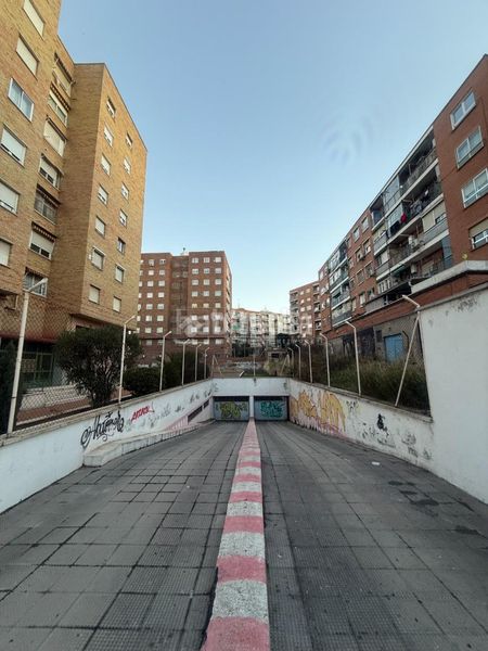 Foto 67335f4e-067e-41d1-b2f4-9750efc8cac5. Aparcament cotxe a San Isidro Madrid