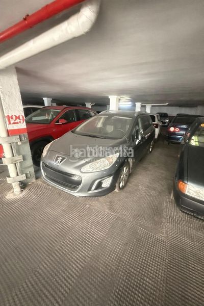 Foto a08c6676-d6f9-482e-8582-4b572a9094ff. Aparcament cotxe a San Isidro Madrid
