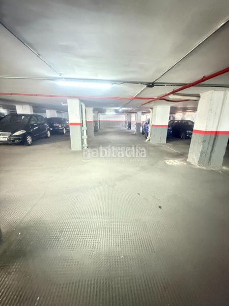 Foto f61d9bf8-62de-4b20-a14d-2948af0e8011. Aparcament cotxe a San Isidro Madrid