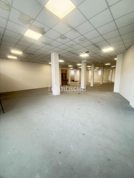 Foto b9deb756-1443-416d-aabd-111112b500d0. Local comercial a Vista Alegre Madrid