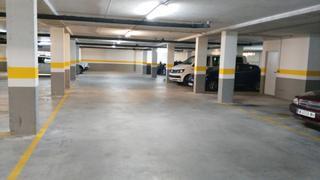 Lloguer Aparcament cotxe a Calle san pedro y san felices 46. Garaje amplio y moderno, zona sur, en edificio moderno .