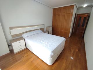 Location Appartement à Plaza doctor emilio giménez heras 3. Pisazo de 3 dormitorios, 2 baños y garaje, nuevo, en pleno boule