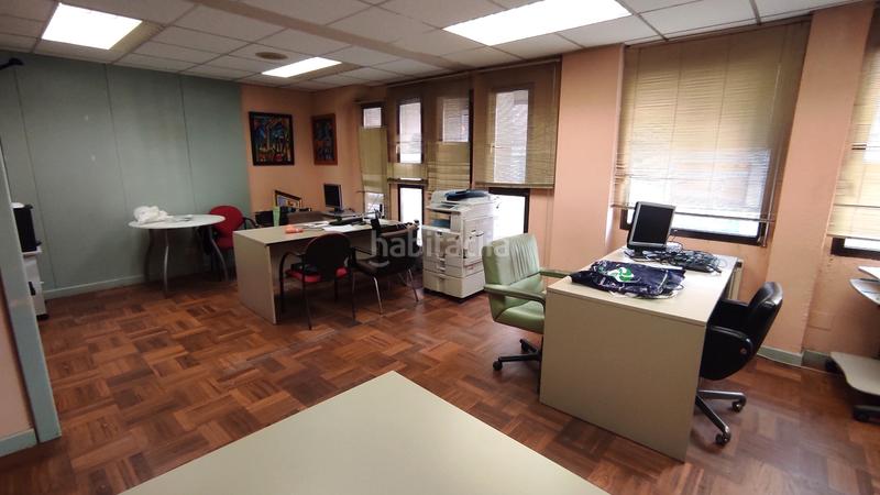 Foto ca8130d2-1daf-4d1c-b994-056e73d31dde. Rent business premise with heating in Reyes Católicos Burgos