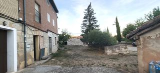 Maison  Calle burgos. Casa de 3 plantas, en pueblo cerca de burgos con terreno de 130