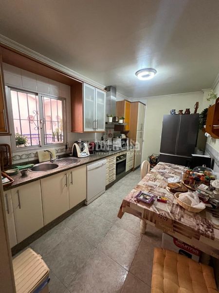 Foto b10fcd4f-4372-42d2-a042-a1129207c19f. Casa a Torreblanca Sevilla