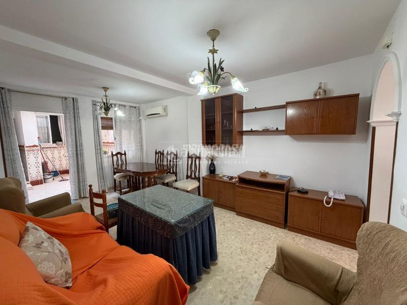 Foto 150e5a67-ccb9-429e-8da9-e43e23526262. Casa a Torreblanca Sevilla