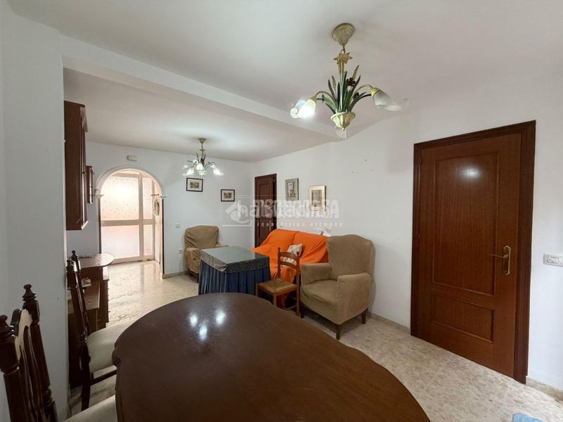 Foto 4d989c87-ba3c-48bf-ab77-483c6fbf8776. Casa a Torreblanca Sevilla
