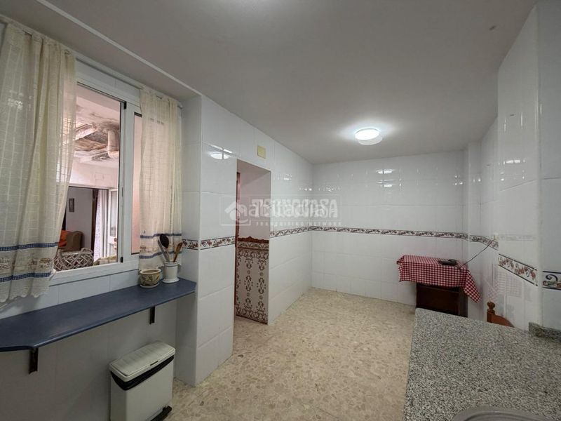 Foto f49f8528-e9f2-4fef-860a-8c971bb302af. Casa a Torreblanca Sevilla