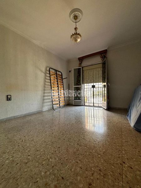 Foto df6128f1-c992-46ae-8648-89ecd1570a7e. Casa aparellada a Torreblanca Sevilla