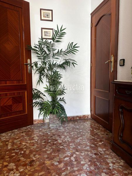 Foto e69c4600-ddbd-4c6a-85aa-7ce9f5adc3a1. Casa aparellada a Torreblanca Sevilla