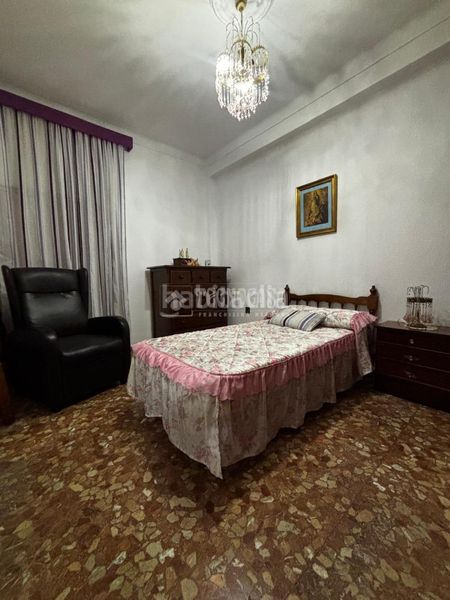 Foto e859858a-eb3d-49f9-8070-597a99f42805. Casa aparellada a Torreblanca Sevilla