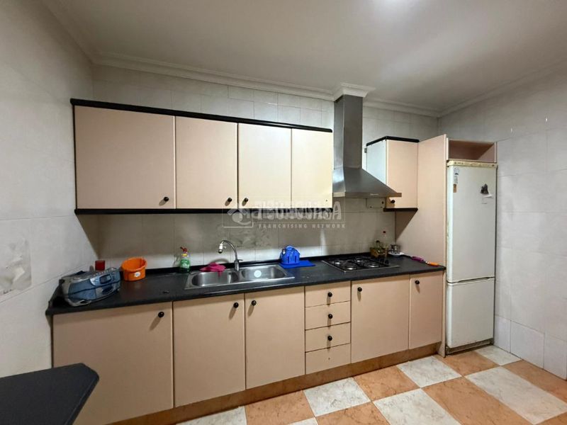 Foto b903adf9-b248-485b-8eed-210c6bed2842. Casa a Torreblanca Sevilla