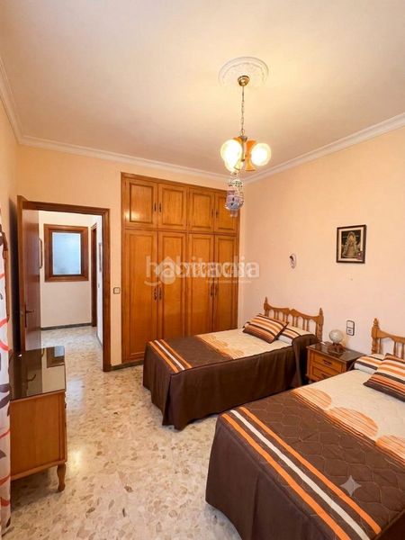 Foto 752b32c8-81c7-41ce-a2f1-e69047a57802. Casa aparellada amb aparcament a Torreblanca Sevilla
