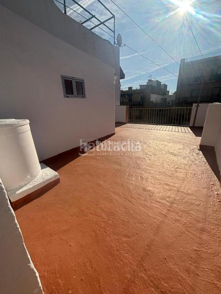 Foto ee7ad71b-4bc1-42ba-be08-9ffda90a2f2b. Casa bifamiliare in Torreblanca Sevilla