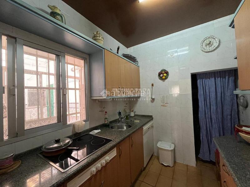 Foto 9177703d-07a0-4167-bb2d-abdbf54b339a. Casa bifamiliare in Torreblanca Sevilla